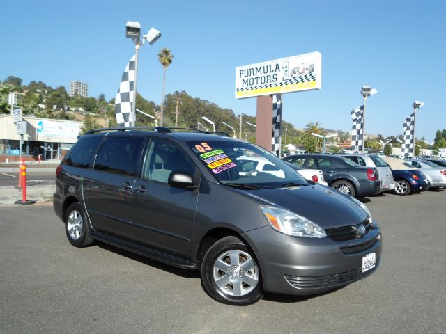 2005 TOYOTA SIENNA LE grey 4 door 2 wheel drive automatic transmission front wheel drive alloy