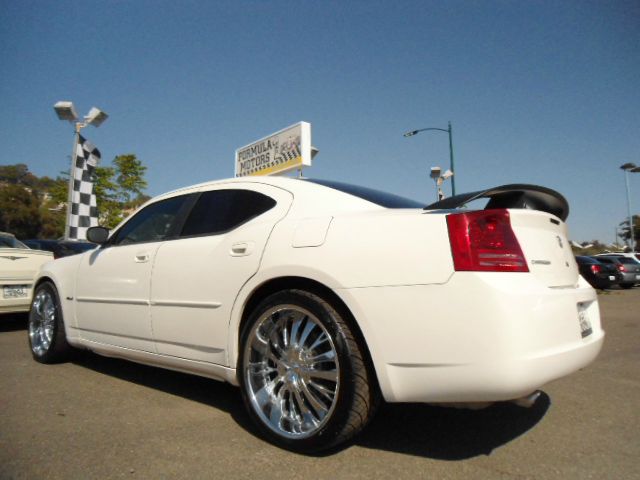 2006 DODGE CHARGER RT white we have many chargers in stock but if you want a very nice custom rt