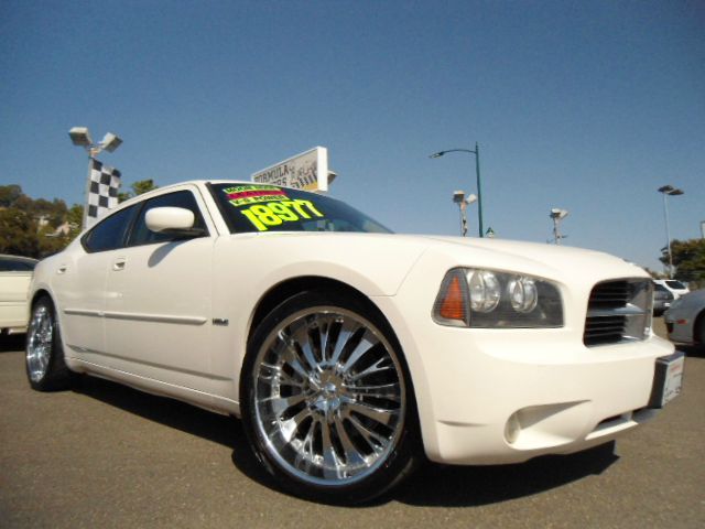 2006 DODGE CHARGER RT white we have many chargers in stock but if you want a very nice custom rt