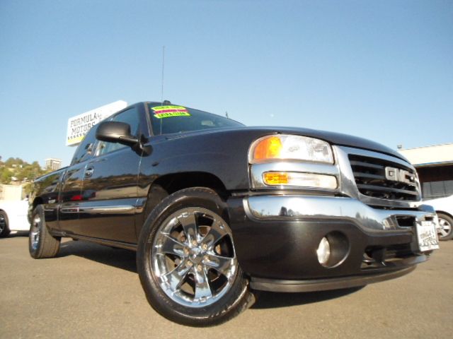 2005 GMC SIERRA 1500 SLT EXT CAB SHORT BED 2WD charcoal grey this is a super clean extended cab g