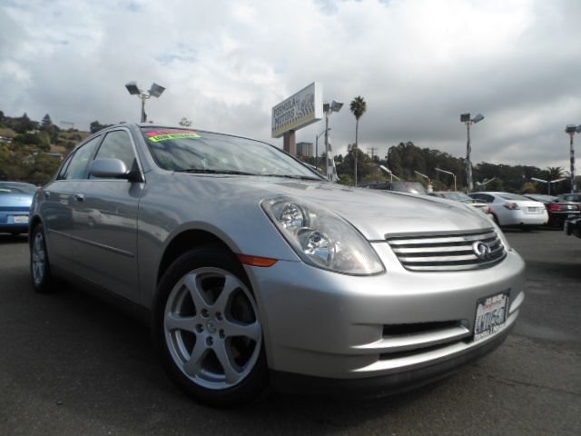 2003 INFINITI G35 SPORT SEDAN WITH LEATHER silver true luxury at an affordable price  this infin