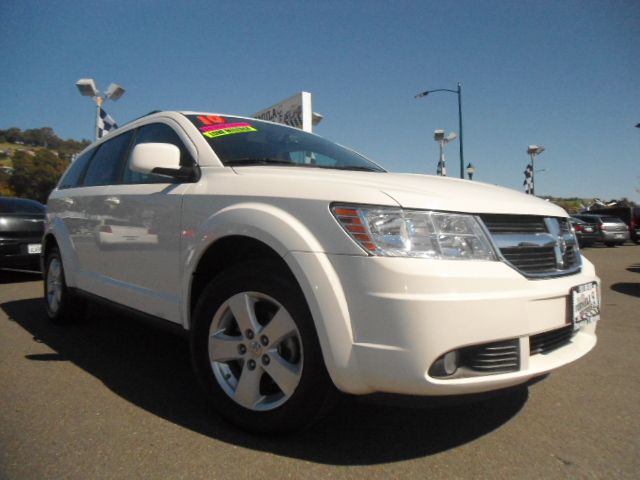 2010 DODGE JOURNEY SXT white this is a super clean 2010 dodge journey sxt with only 58k miles  e