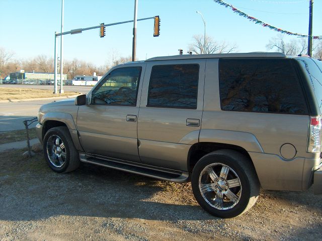 2000 Cadillac Escalade