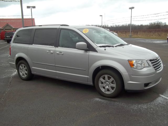 North Country Motors 2010 Chrysler Town & Country