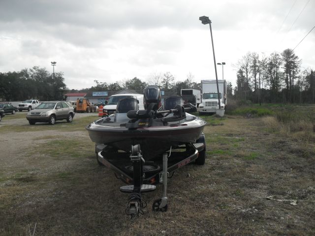 2005 SKEETER TZX 200