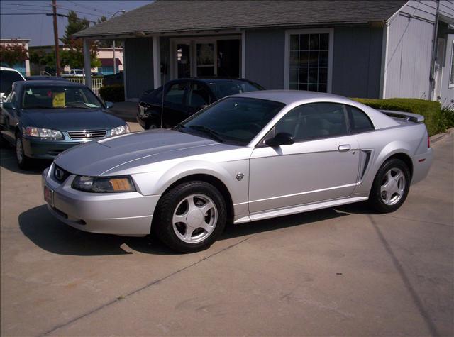 2004 Ford Mustang
