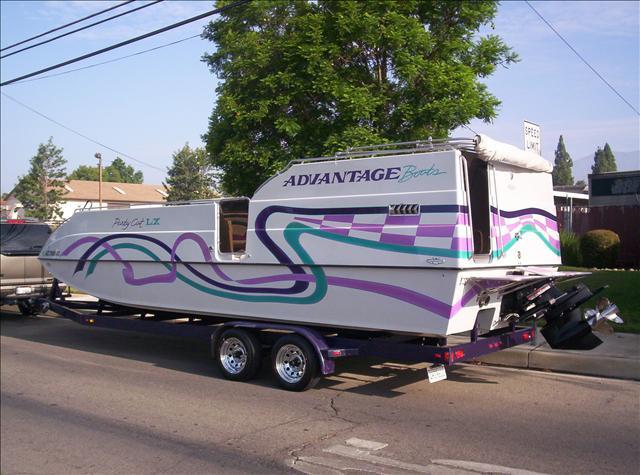 1996 ADVANTAGE 28' PARTY CAT LX