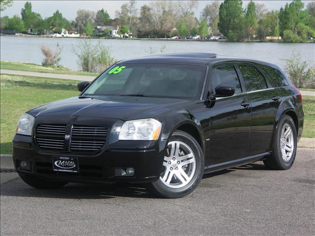 2005 Dodge Magnum for sale