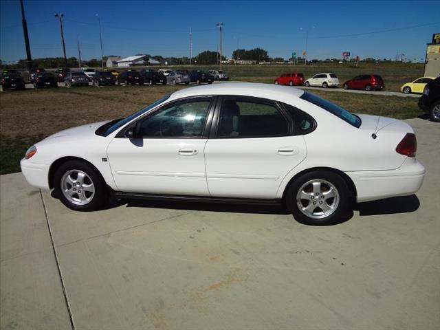 2004 Ford Taurus