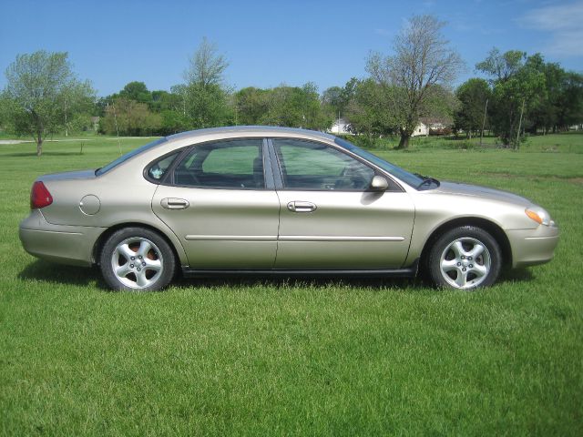 2001 Ford Taurus