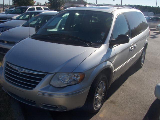 2005 Chrysler Town and Country for sale