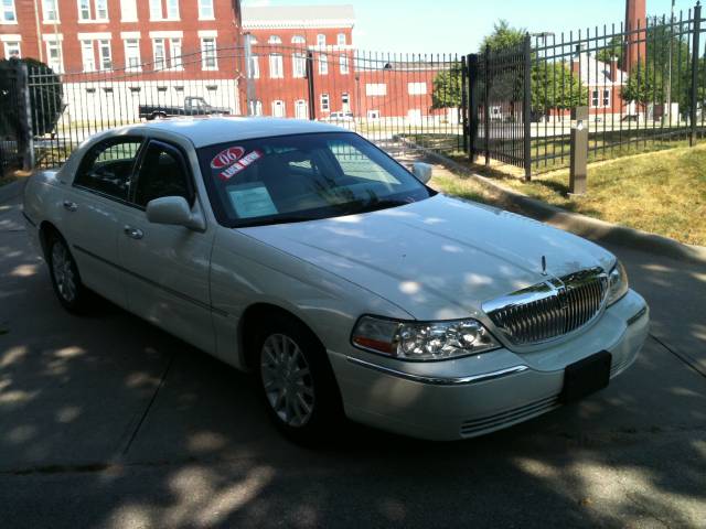 2006 Lincoln Town Car for sale