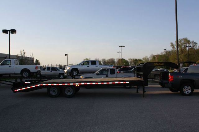 2012 Kaufman 17,000 GVWR / 24 ft. Heavy Duty Gooseneck Trailer
