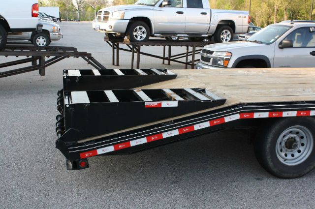 2012 Kaufman 17,000 GVWR / 24 ft. Heavy Duty Gooseneck Trailer