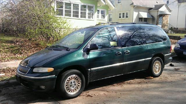 1997 Chrysler Town and Country for sale