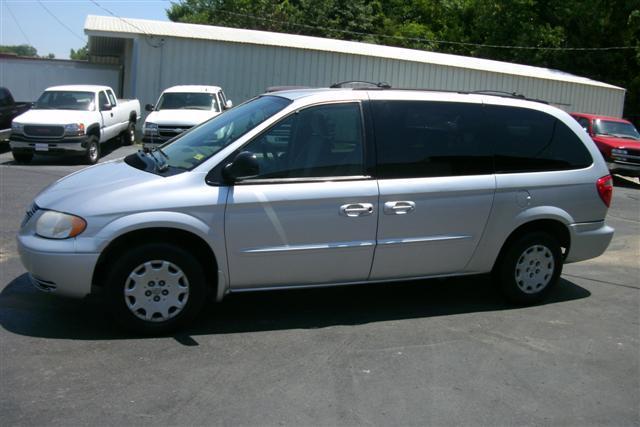 2003 Chrysler Town & Country