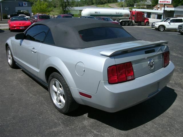 2005 Ford Mustang