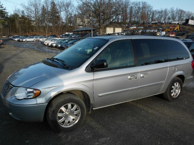 2005 Chrysler Town and Country for sale