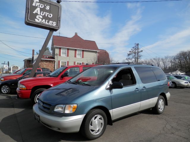 2000 Toyota Sienna for sale