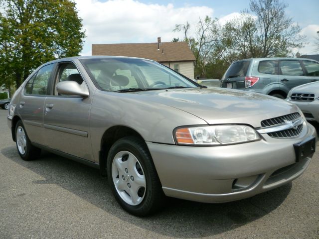 2000 Nissan Altima for sale