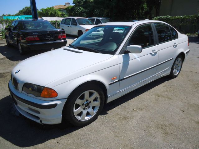 2001 BMW 3 SERIES 325I white all electrical and optional equipment on this vehicle have been check