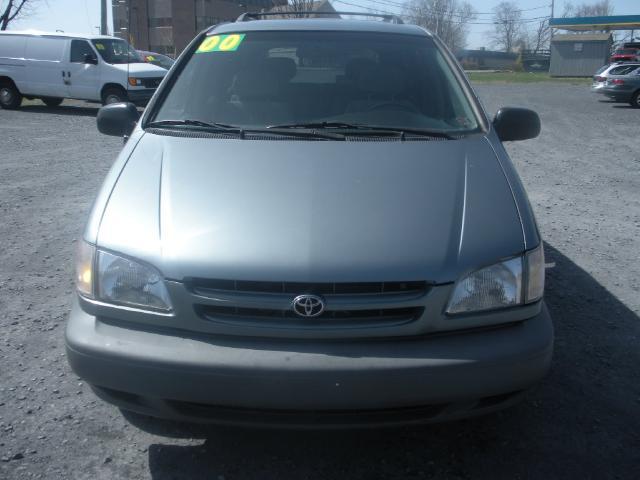 2000 Toyota Sienna for sale