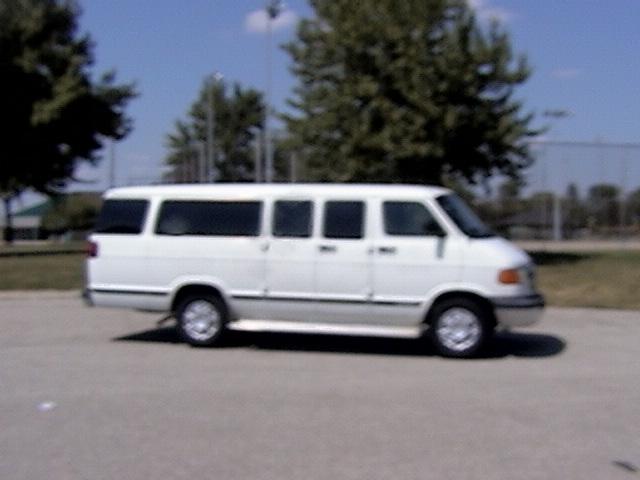 2001 Dodge Ram Wagon