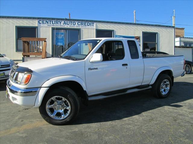 2000 NISSAN FRONTIER XE DESERT RUNNER 2WD white 2000 nissan frontier xe supercab v6 34l automat