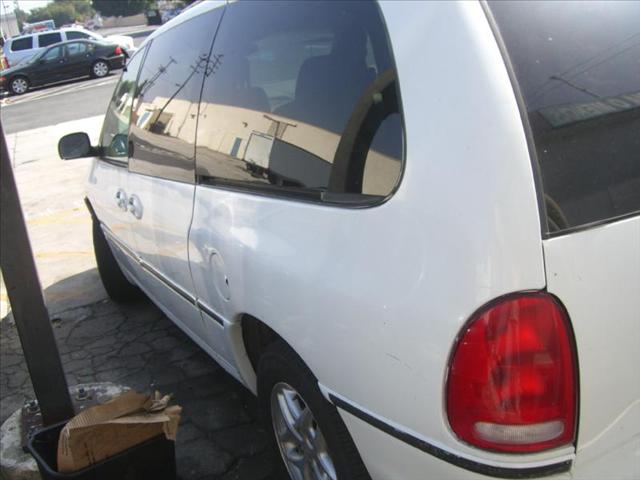 1996 Chrysler Town & Country for sale