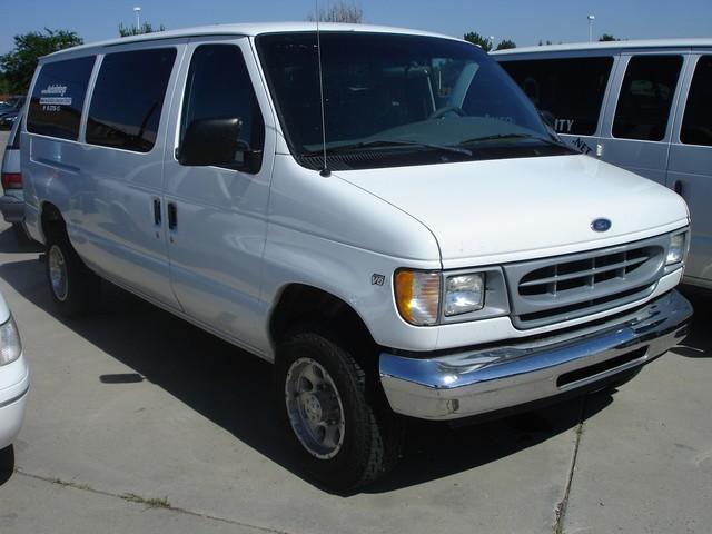 2000 Ford Econoline Wagon for sale