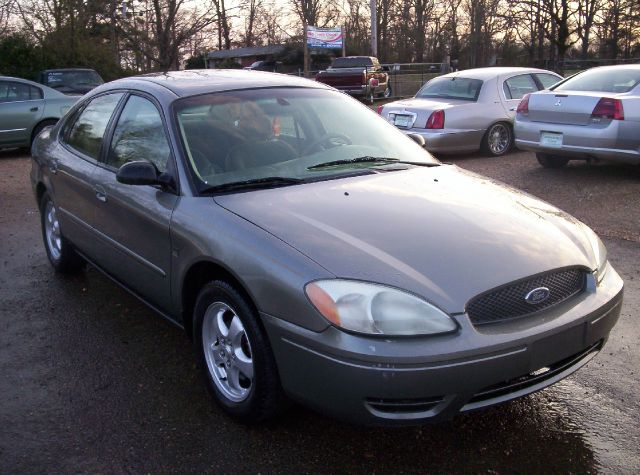 2004 Ford Taurus