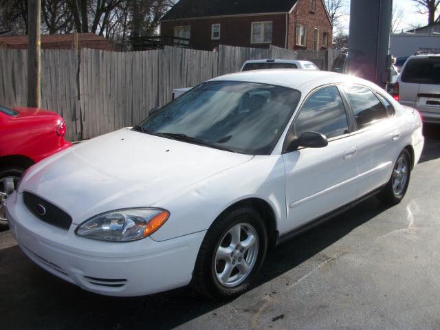 2005 Ford Taurus