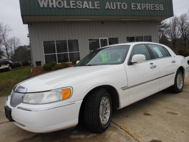 1999 Lincoln Town Car for sale