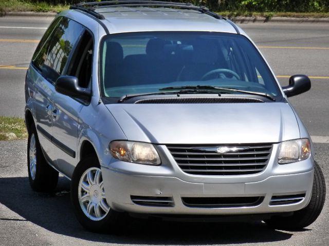 2006 Chrysler Town and Country for sale