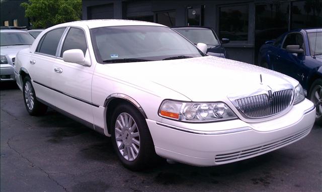 2005 Lincoln Town Car for sale